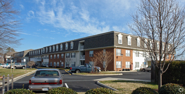 The Commons at Chesapeake - AFTER 55+ - The Commons at Chesapeake - AFTER 55+ Apartments