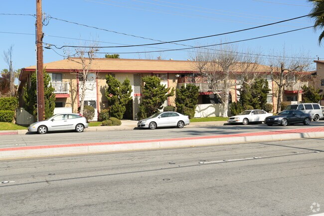 Photo - 7661 Garfield Ave Apartments