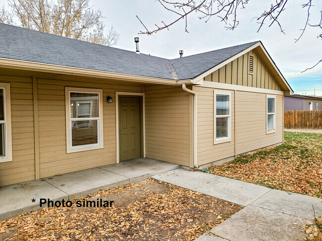 Building Photo - 213 S Dewey Ave Unit B Rental