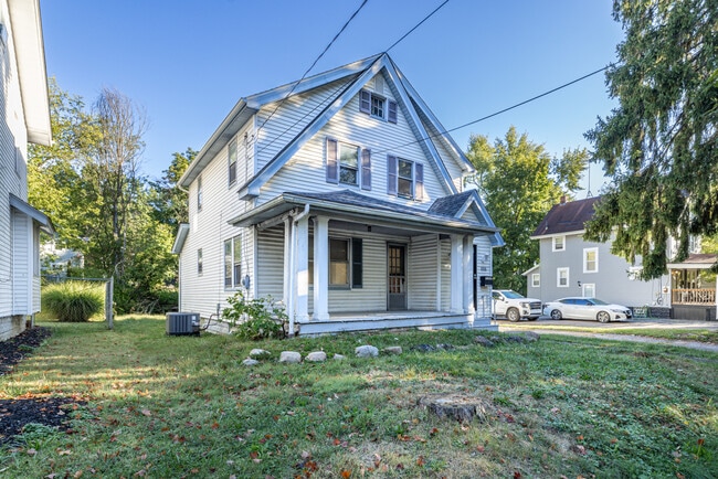 Building Photo - 849 Glenn St