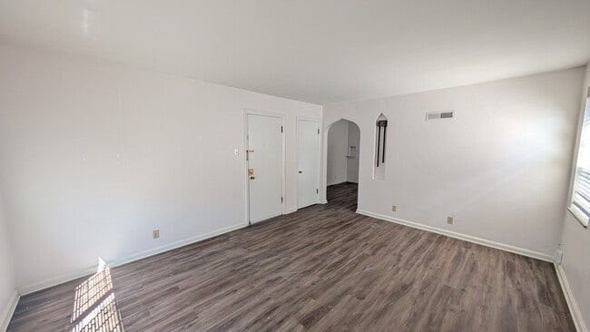 Photo - 5825 Sunshine Dr Unit 1E