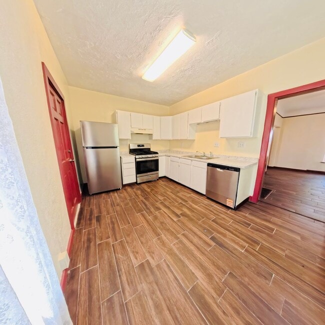 Photo - Cozy 2 bedroom 1 bath washer and dryer inc...