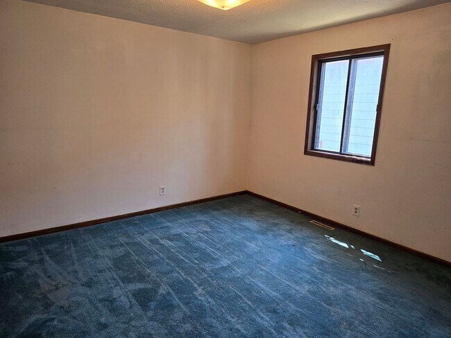 Photo - RENT SUX - 1310 COURT ST Unit 1