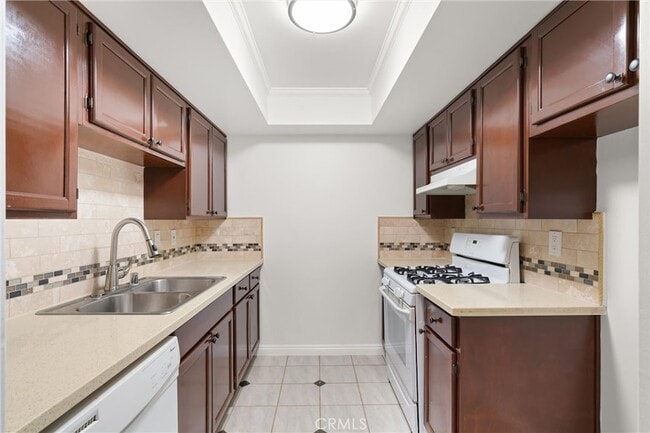 Building Photo - 18961 Florida St Unit 2