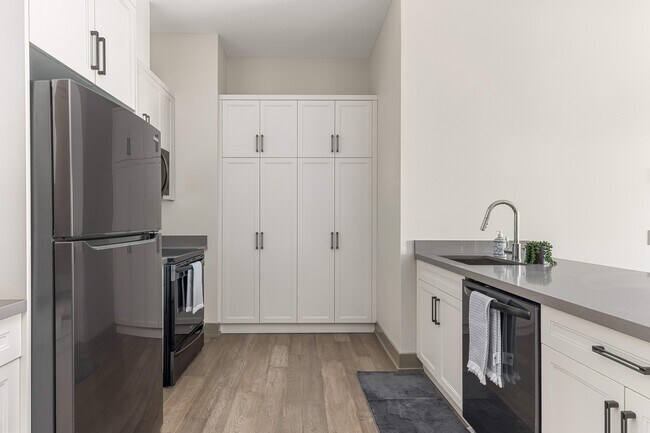 Photo - 2274 Princess St.