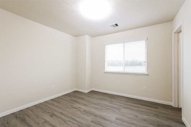 Photo - 12318 Roy Mix Bohn Lane