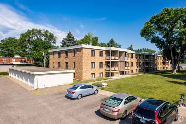 Photo - Highcrest Manor Apartments