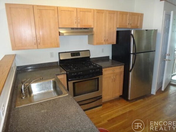 Building Photo - 147 Marcella St Unit 3