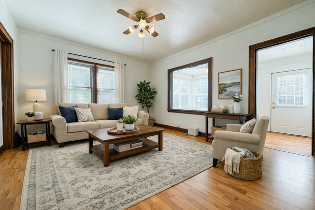 Building Photo - 2718 Commercial Ave Unit 2718 Commercial Ave #1