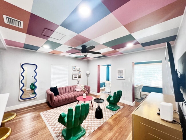 Photo - 324 NW 52nd St