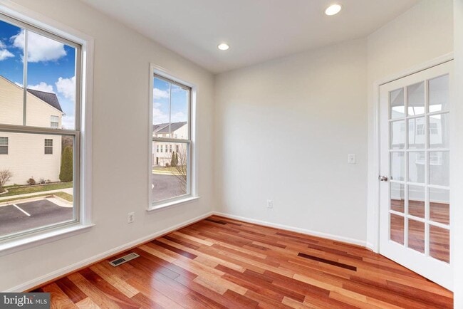 Photo - 42639 Chisholm Dr