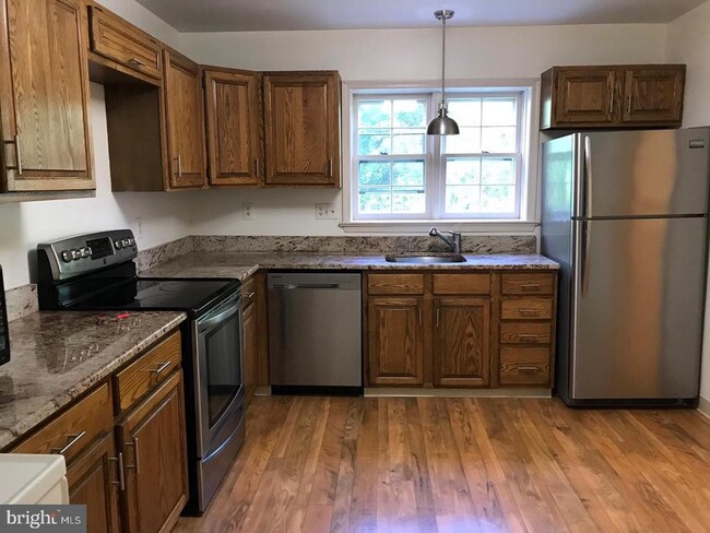 Photo - 6676 Hillandale Rd