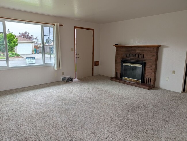 Photo - 1511 Shirley Pl