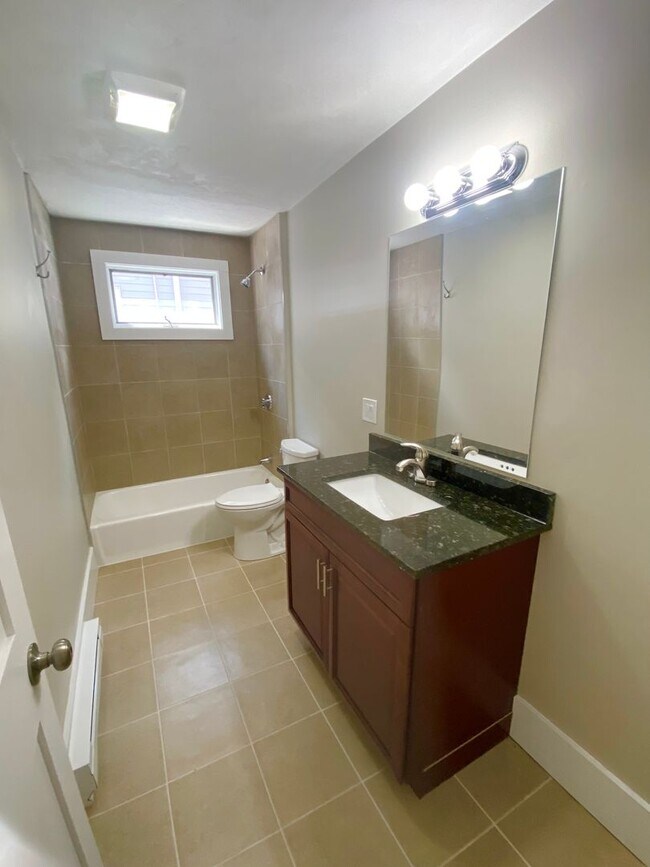 39 Salem St Unit 2