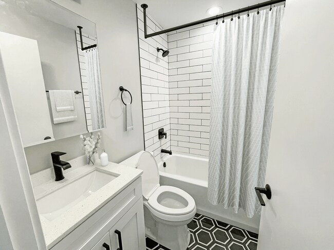 Photo - 5650 N Sheridan Rd Unit 8d