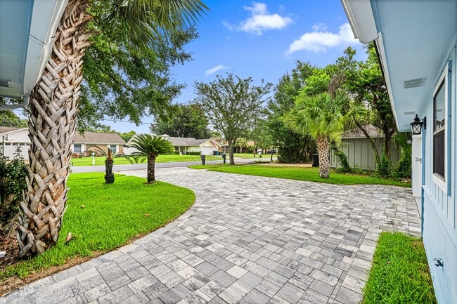 Photo - 349 Primrose Cir