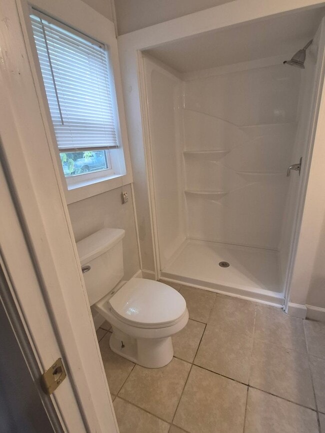 Photo - 204 Glover St