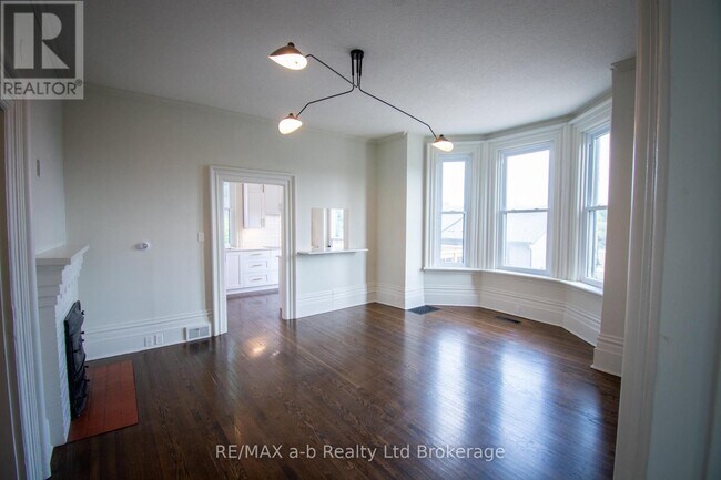 Photo - 66 Daly Ave