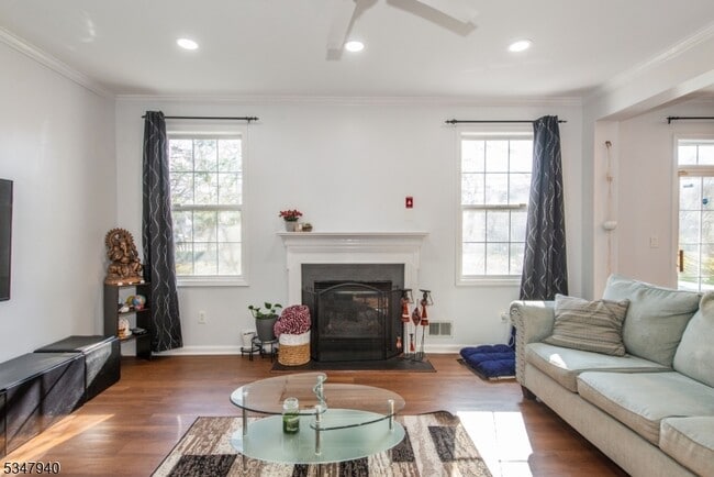 Photo - 28 George Russell Way