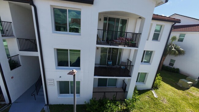 Photo - 615 Villa Cir Unit 615