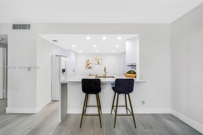 Photo - 2100 S Ocean Dr Unidad 5B