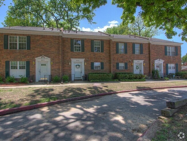 Building Photo - 6213 S Yorktown Ave Rental