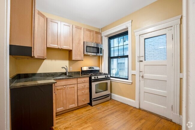 Building Photo - 59 Lanark Rd Unit 2 Rental