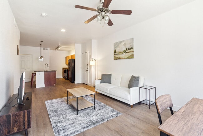 Photo - 6610 N 93rd Ave Unidad ID1055530P