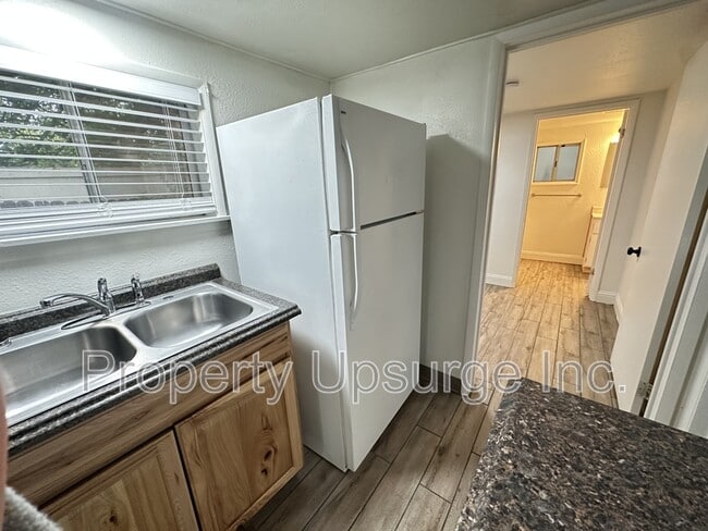 Photo - 1795 School St