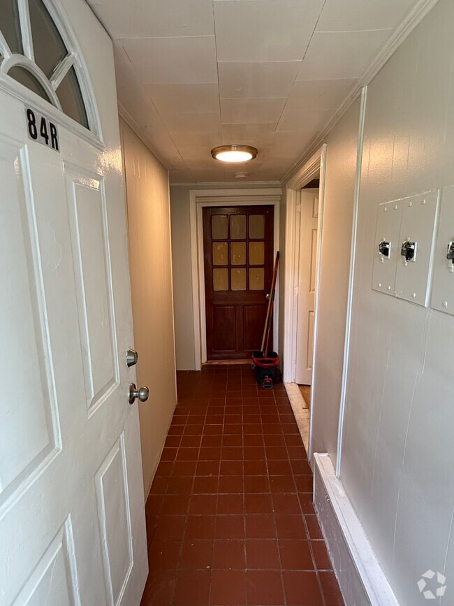 Building Photo - 84 Thorndike St Unit B Rental