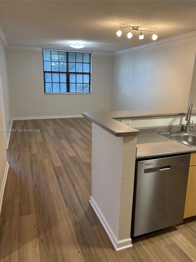 Photo - 1919 Van Buren St Unit 219A