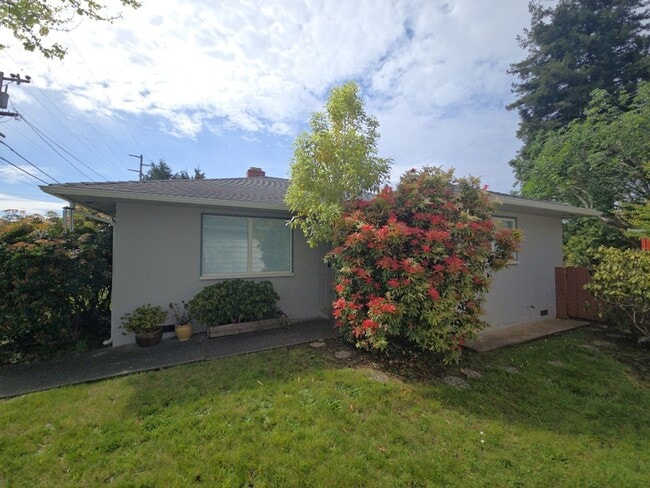 Photo - 3BD/2BA Eureka home is close to Sequoia Park, boasts infrared sauna!