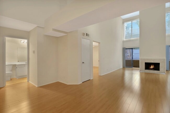 Photo - 1619 Bentley Avenue,