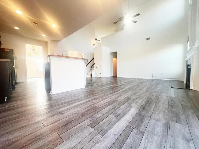 Photo - 301 Riverdale Rd