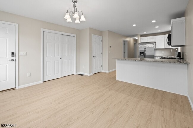 Photo - 26 N Burnett St