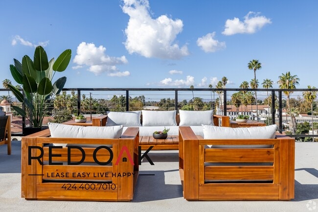 Building Photo - 14526 Kittridge St Unit 530