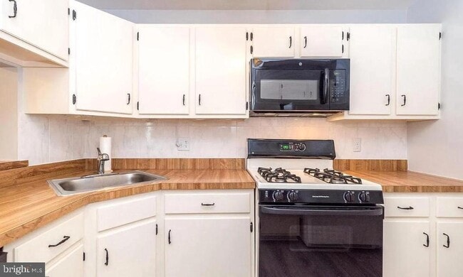 Photo - 608 Thornton Ct Unit 608