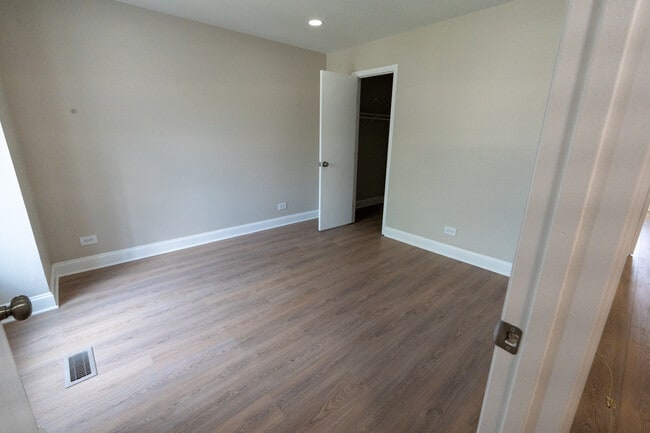 Building Photo - 257 Doral Ct