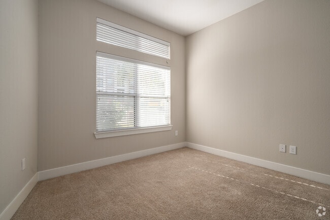 1BR, 1BA - 758SF - Bedroom