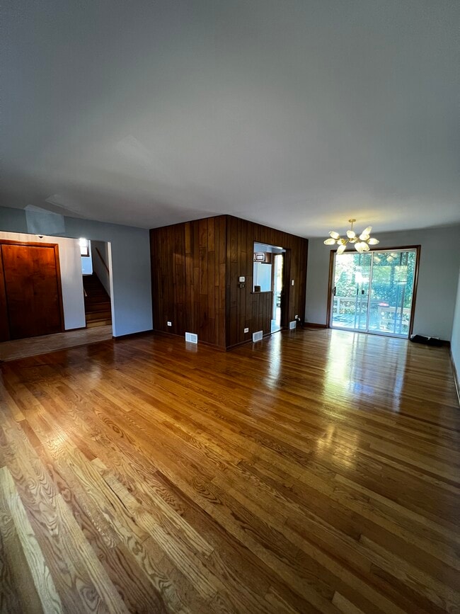 Photo - 5341 Grand Ave