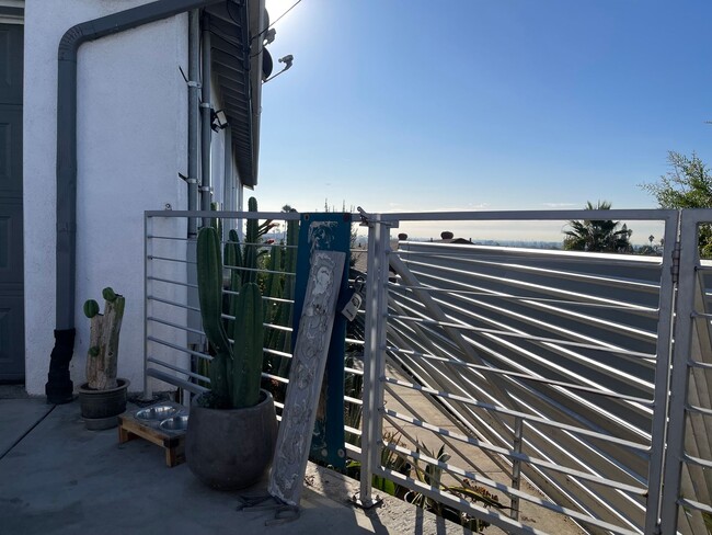 Building Photo - 477-479 Nassau Avenue Unit 479A