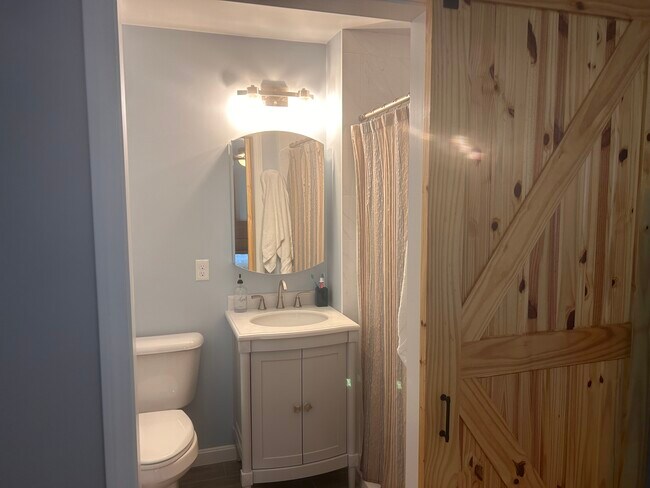 Master Bathroom - 9 Morningside Ct