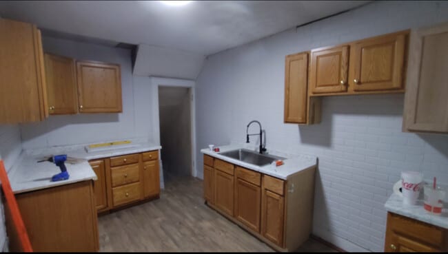 Photo - 619 S Webster St