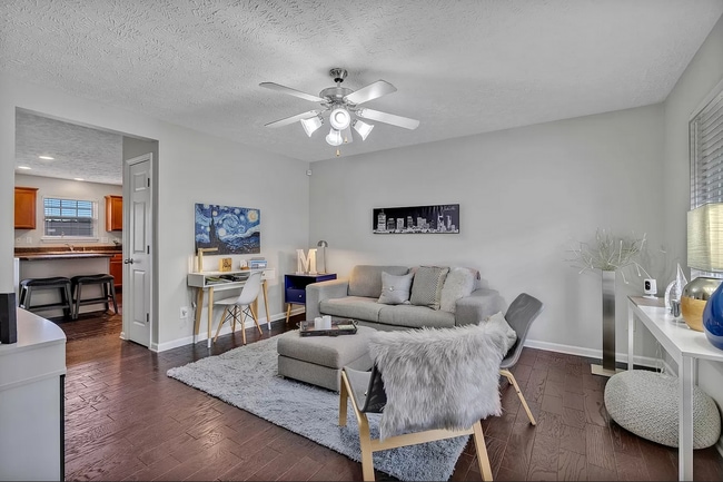 Photo - 1504 Sprucedale Dr