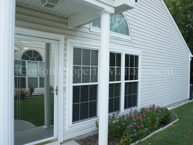 2BR/2BA- Townhome in Wilmington near Monkey Junction - $1,500/month Pet friendly*