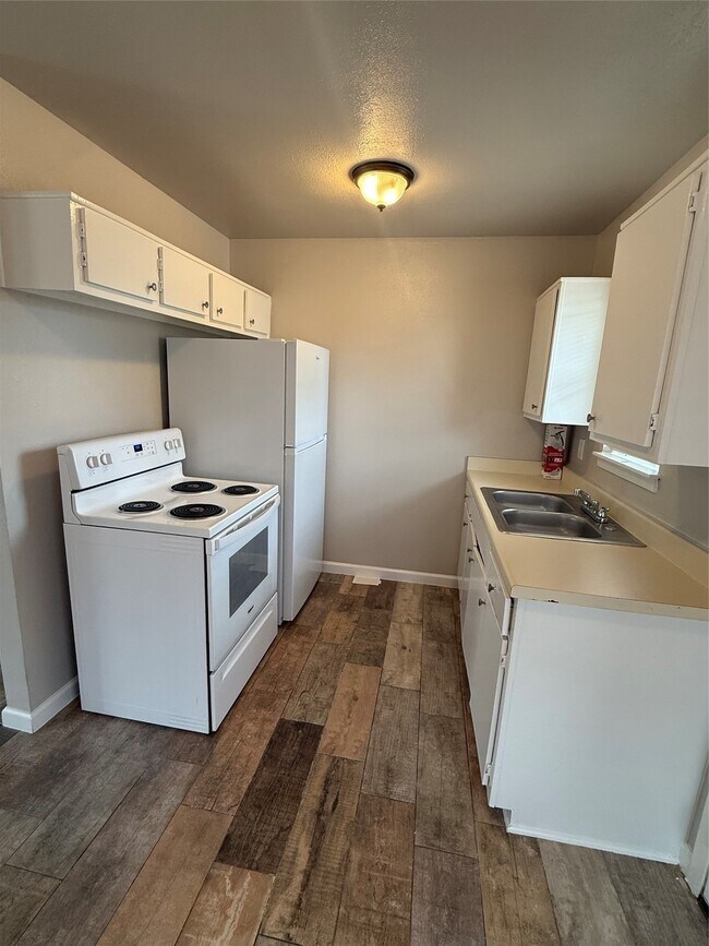 Photo - 8713 Peachtree St