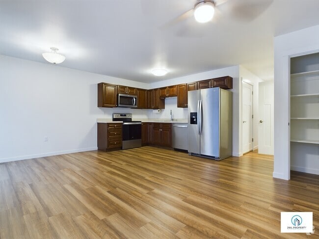 Building Photo - 140 Lewis St Rental