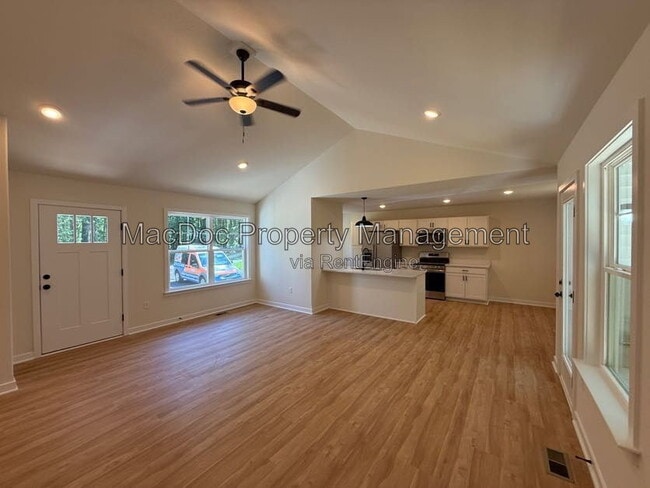 Photo - 387 Forest Grove Rd
