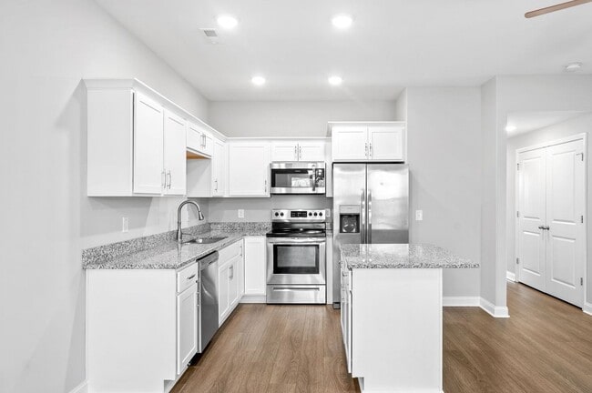 Photo - 5 Bedroom Home For Rent in St. Bethlehem Area!