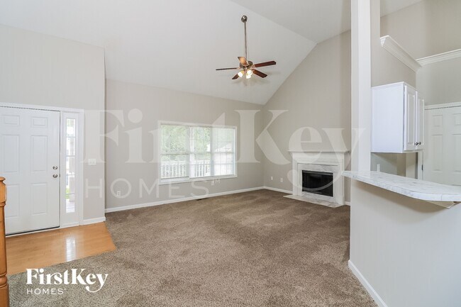 Photo - 5734 Newnan Cir